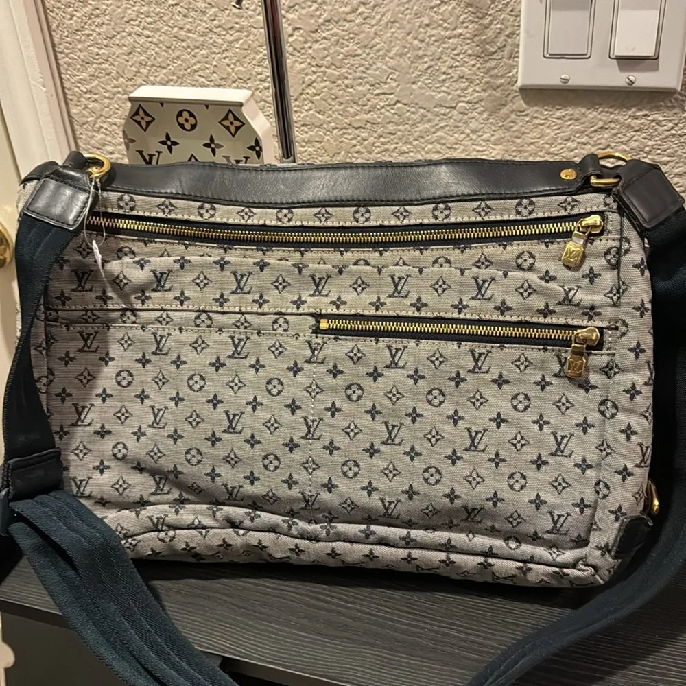Louis Vuitton Gray Monogram Messenger Bag with Dark Leather Straps